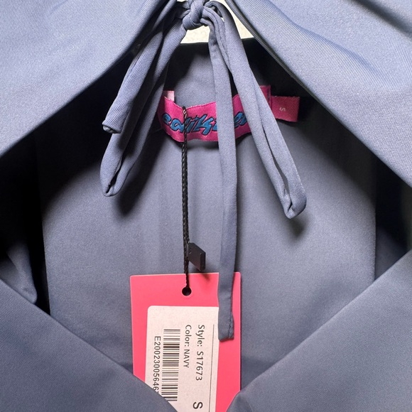 Edikted Serene Cut Out Bodysuit - Picture 5 of 7